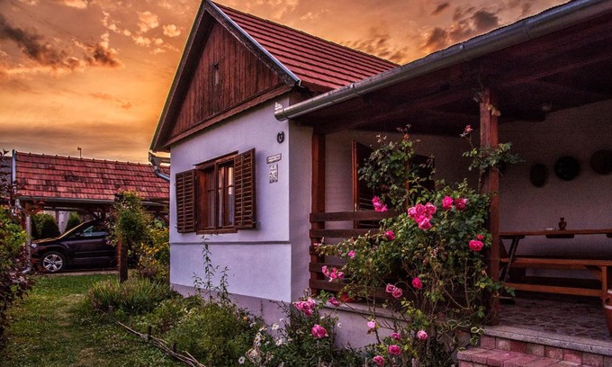 Szalafo House | Seaside Retreat at Csavargó Tanya - Family Friendly Haven