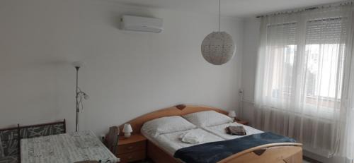 Sarvar Apartment | Welcoming Csiga Apartment: Child-Friendly Stay Rated 8.8/10