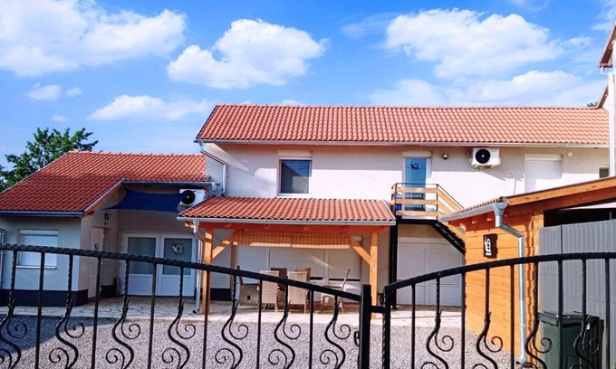 Pecs House | Family-Friendly Csigaház Apartman with Hot Tub & Comfort