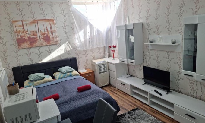 Kisvarda Apartment | Family-Friendly Retreat at Csillag Apartman with Great Ratings