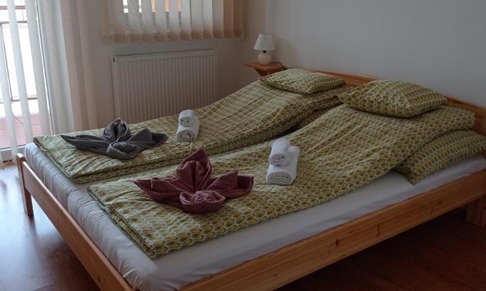 Szeged Apartment | Csillag Apartman: Guest Rated 10/10, Pet and Child Friendly