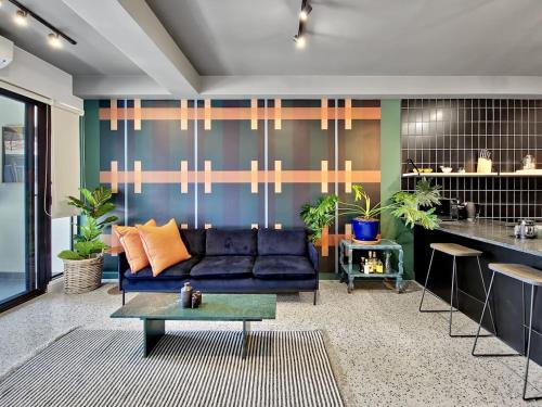 Cape Town City Centre Apartment | Elegant CTICC Hotel: Fast Wifi, Pool & 4-Star Comfort