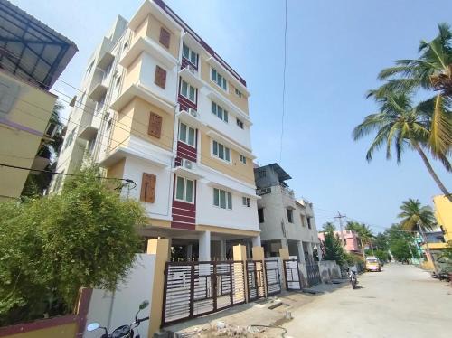 Tiruchirappalli Apartment | Comfortable CTS Residency: Family-Friendly and Accessible Stays