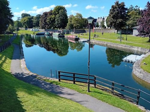 Mullingar Bed & Breakfast | Eco-Friendly Escape at Cuan na bPiobairí with Pool & Hot Tub