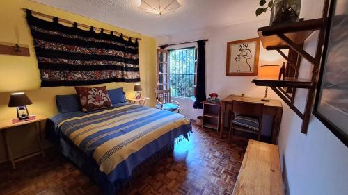 Coyoacan House | Inviting Room Near ITAM & UNAM with Kitchen & Breakfast