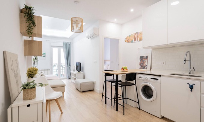 Bellas Vistas Apartment | Discover Cuatro Caminos: Pet-Friendly Hotel with Spa