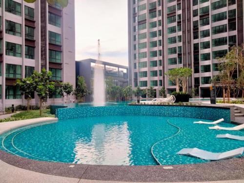 Kampung Pantai Dalam Apartment | Modern Cubic Botanical KL Bangsar with Pool & Parking