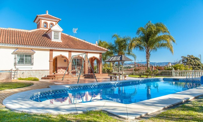 Cartama Cottage | Discover Cubo's Villa Catalina with Private Pool & Ocean Views