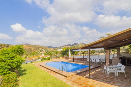 Pizarra House | Top-Rated Cubo's Casa Palmar de la Zarza with Pool Access