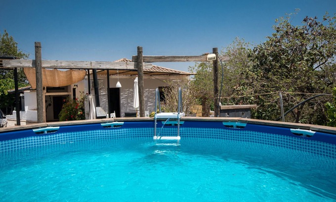 Coin Cottage | Relax at Cubo's Casa Rural La Cañada with Private Pool
