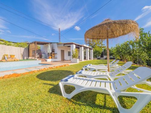 Cartama House | Discover Cubo's Casita Bolaño: Family-Friendly Getaway