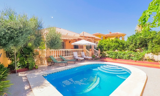 Alhaurin de la Torre House | Cubo's Chalet de La Abuela / private pool / free wifi