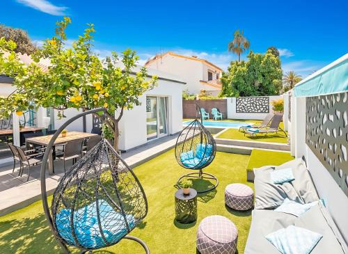 Churriana Villa | Modern Sol de Malaga: Pet-Friendly with a Pool & 9/10 Rating