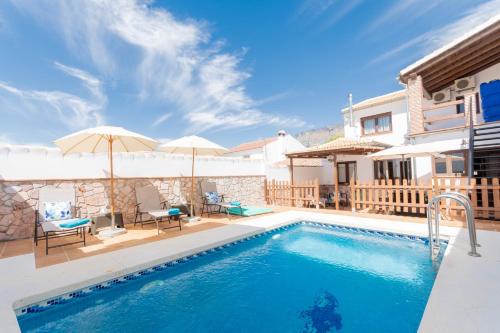 Villanueva de la Concepcion House | Discover Cubo's Casa El Torcal: Guest Rated 9.7/10 with Pool