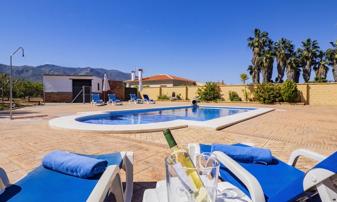 Alhaurin de la Torre Cottage | Discover Cubo's Finca La Viña Angulo with Private Pool
