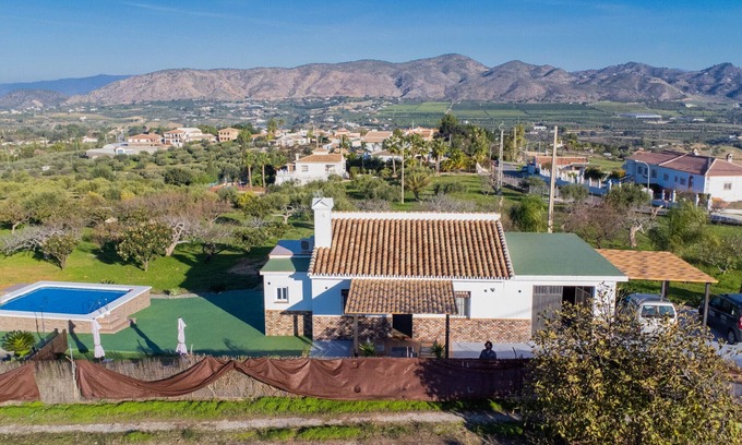 Alhaurin de la Torre Cottage | Discover Cubo's Finca La Higuera: Private Pool & Spa