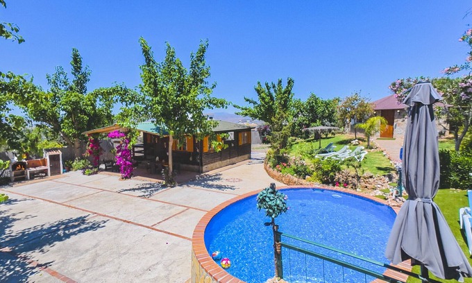Alhaurin el Grande Cottage | Discover Cubo's Finca La Rosa del Zangano: Pool & Ocean Views