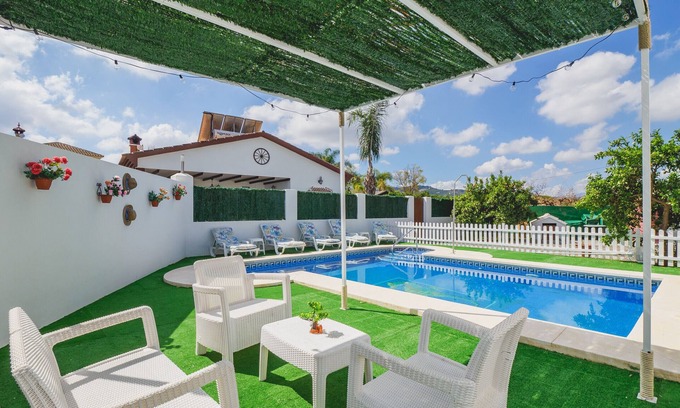 Alhaurin el Grande Cottage | Relax at Cubo's Finca Jose María y Beatriz with Private Pool