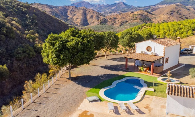 Casarabonela Cottage | Exclusive Retreat at Cubo's Finca La Curva with Private Pool
