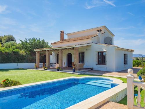 Alhaurin el Grande House | Relax at Cubo's Finca Tallulah with Pool & Family-Friendly Fun