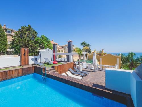 Monte Sancha Villa | Discover Cubo's Gibralfaro House in the City Center