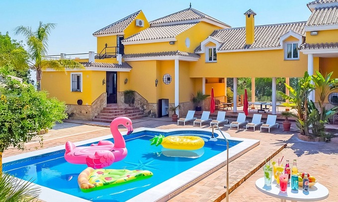 Alhaurin el Grande Villa | Cubo's Villa Bresell Privacy Pool & Family Fun/paddle tennis court/games room/free Wi-Fi