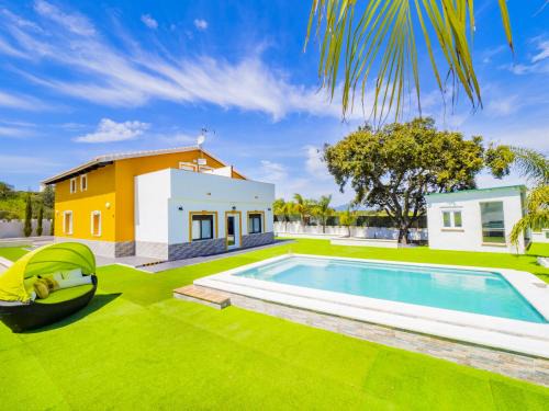 Alhaurin el Grande Villa | Discover Cubo's Villa El Encinar: Family-Friendly Retreat