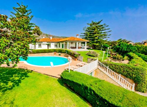 Torremolinos Villa | Cubo's Villa Galemar Torremolinos Pool & Padel