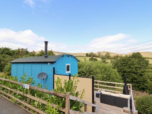 Oswestry House | Discover Cuckoo at Wild Valley Huts: Pet Friendly Retreat