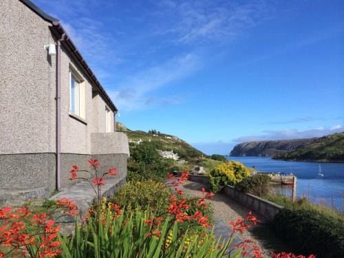 Lewis and Harris House | Discover Cuckoos Rock: Family-Friendly Getaway Awaits