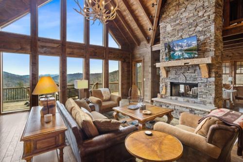 Boone House | Discover Cucumber Tree Lodge: Pet-Friendly Retreat with Spa