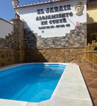 Guadix House | Pet-Friendly Cueva El Jaraiz with Family Amenities