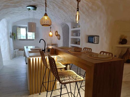 Baza Villa | Family-Friendly Cueva OTTO with Ocean Views & Pool