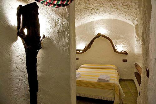 La Alqueria Apartment | Pet-Friendly Retreat at Cuevas La Atalaya - Rated 9.3/10