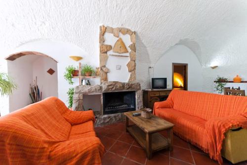 Benalua de Guadix House | Pet-Friendly Cuevas La Chumbera with Oceanfront Views