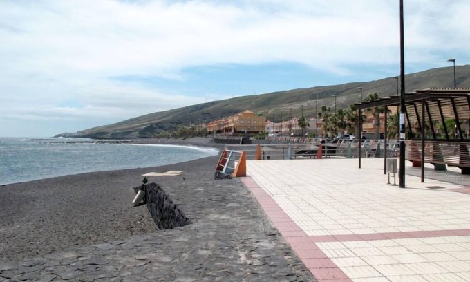 Las Cuevecitas Apartment | Oceanfront Relaxation at Cuevecitas by Interhome