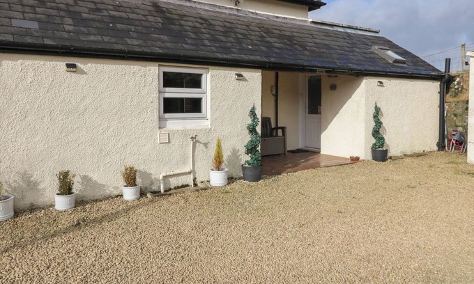 Arisaig Cottage | CUILLIN VIEW APARTMENT, pet friendly, with a garden in Arisaig