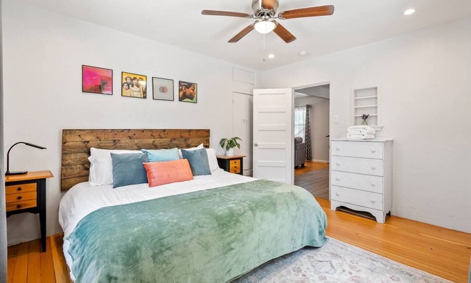 Paso Robles Cottage | Pet-Friendly Culinary Cottage with Spa & King Bed Awaits