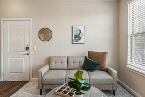 Southeast Houston Apartment | Cullen 7309 I Corporate 1bd Apartment I Parking