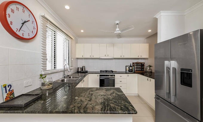 Cullen Bay House | Beachside Cullen Bay Townhouse with Pool & Ocean Views