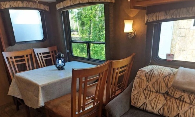 Queens County House | Relax at Cumberland Hideaway with Ocean and Lake Views