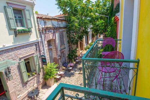 Ayvalik Bed & Breakfast | Discover Cunda Mor Limon Otel for Your Next Getaway
