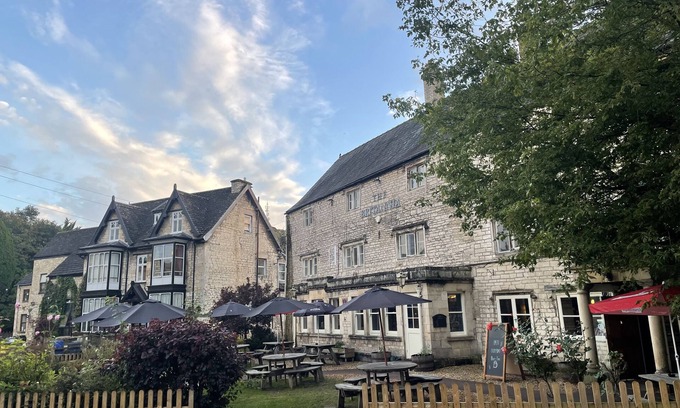Nailsworth Cottage | Perfect Getaway at Cupcake Cottage in the Cotswolds