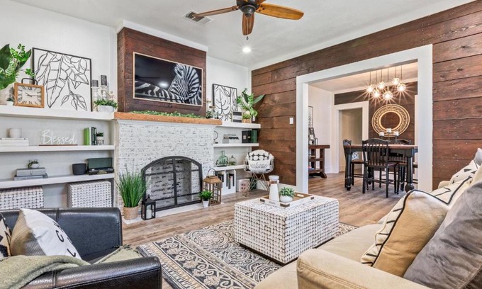 Waco Apartment | Ideal Cottage Near Silos, Zoo & Baylor - Family Friendly