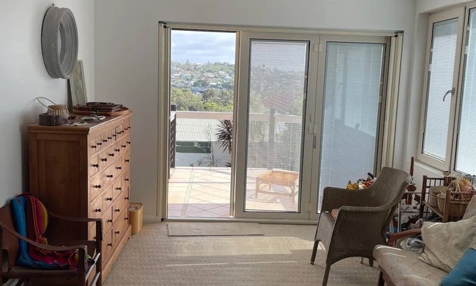Curl Curl Cottage | Family-Friendly Curl Curl Beach Cottage Retreat Awaits You