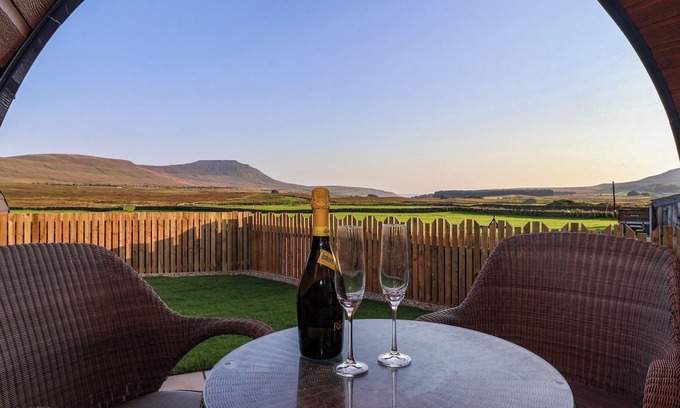 Yockenthwaite Cottage | Curlew