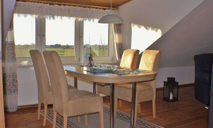 Pellworm Apartment | West View Island Retreat with Oceanfront Amenities