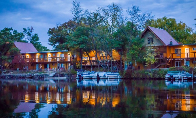 Rice Lake Cabin | Experience Comfort at Curriers Lakeview Lodge - Rated 9.2/10