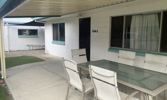 Currimundi House | Cozy Currimundi Bare Foot Beach House with Ocean Views