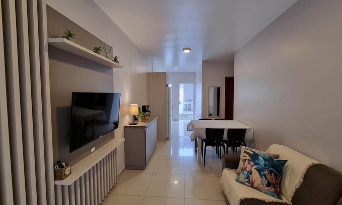 Praia da Armacao do Itapocoroi House | Pet-Friendly Retreat at Curta Praia de Armação - Casa Violeta